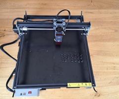 Grabador láser LASER TREE de 10W reales (80W potencia del módulo) en excelente estado.