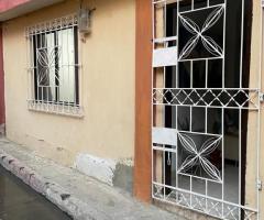 Edificio rentable en venta – 4 apartamentos y locales comerciales en esquina | Cartagena