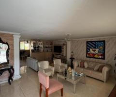 VENDO CASA GRANDE EN BARRIO EL SILENCIO